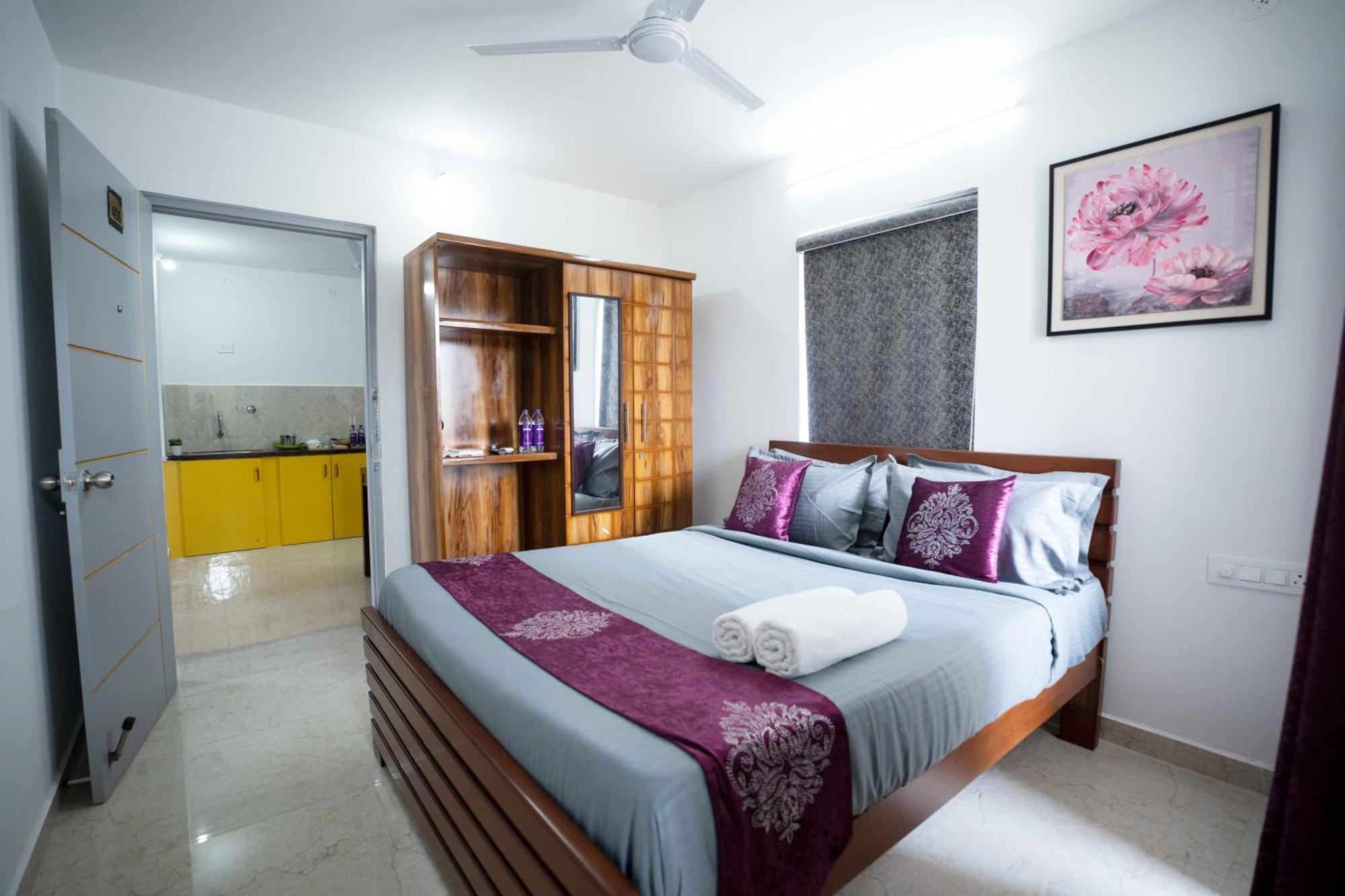Yellow Bells Studios And Suites Gachibowli Екстер'єр фото