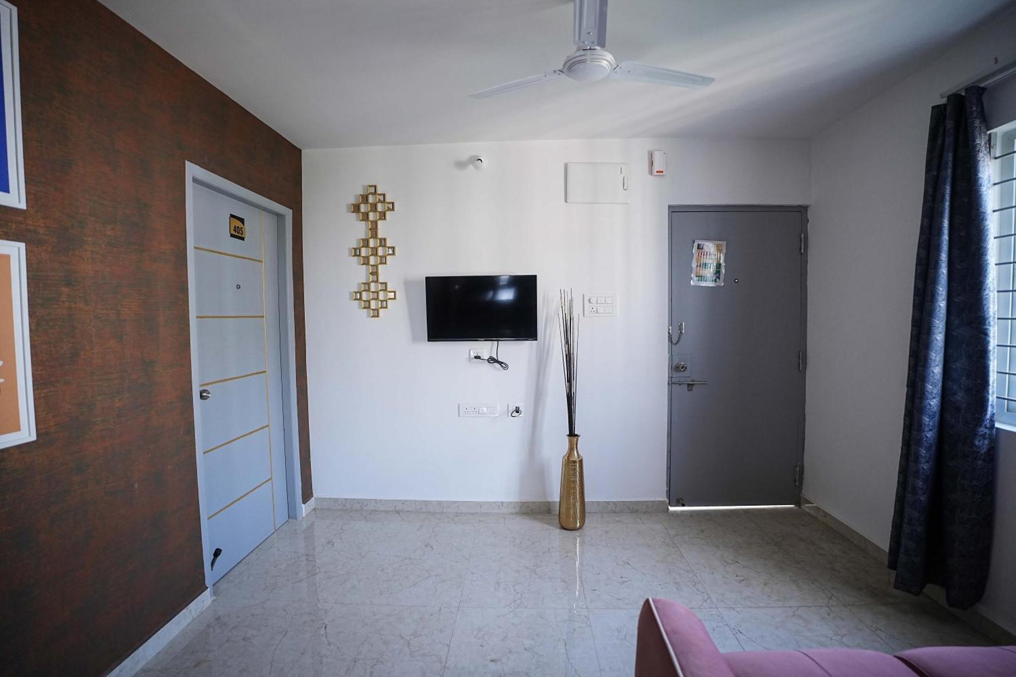 Yellow Bells Studios And Suites Gachibowli Екстер'єр фото