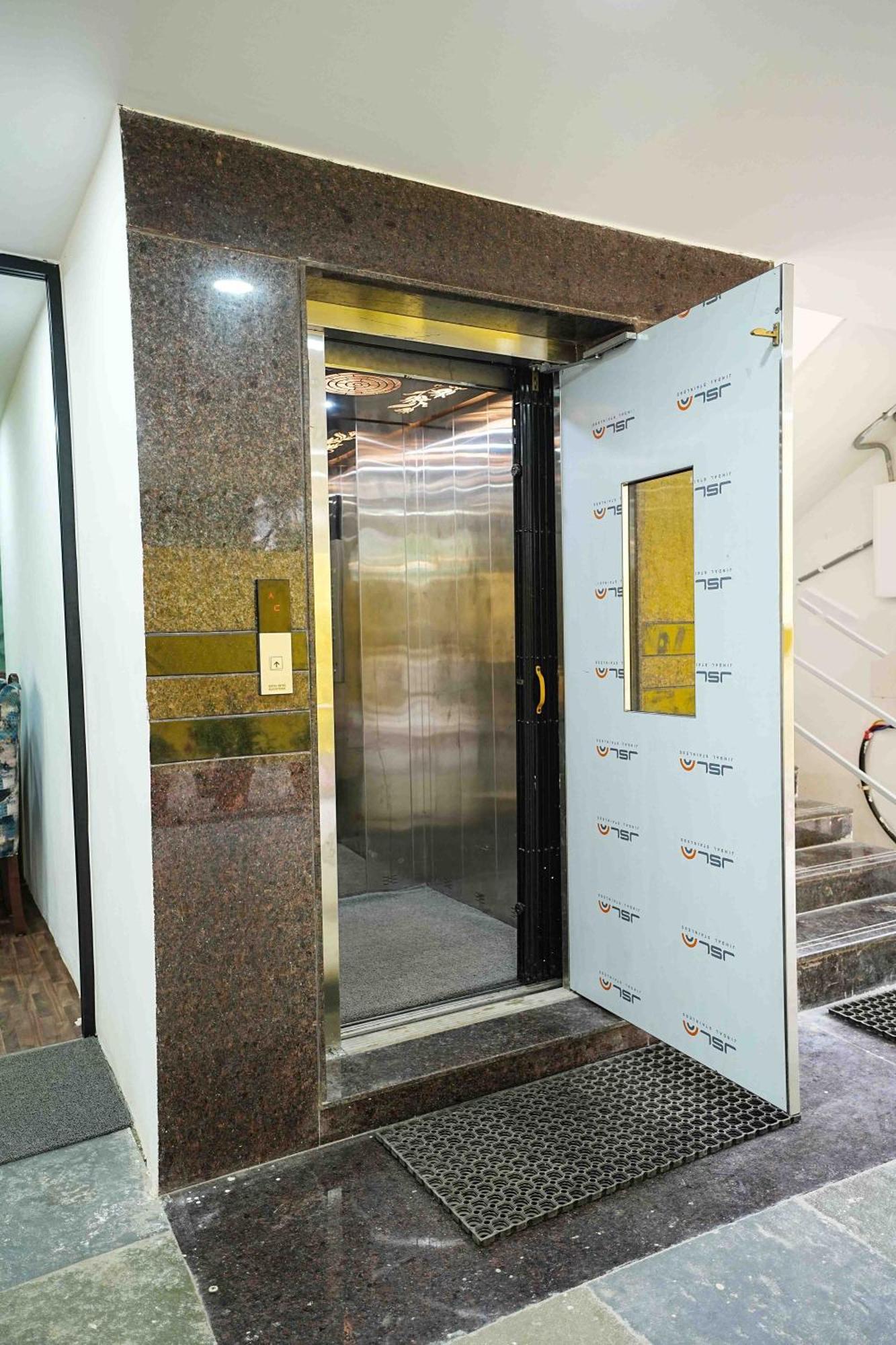 Yellow Bells Studios And Suites Gachibowli Екстер'єр фото