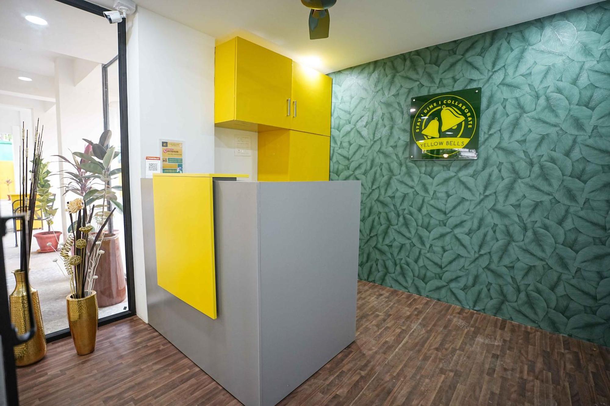Yellow Bells Studios And Suites Gachibowli Екстер'єр фото