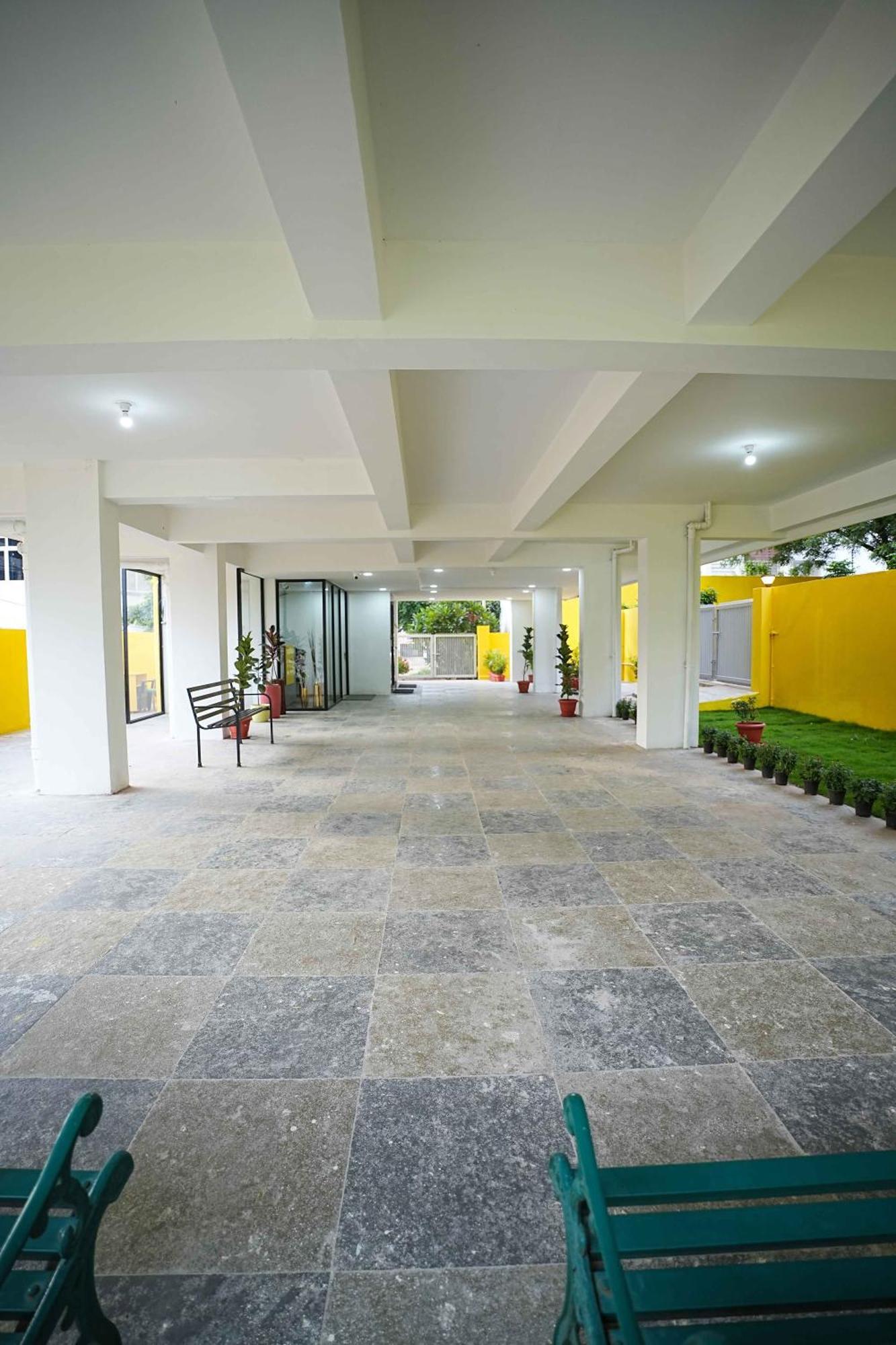 Yellow Bells Studios And Suites Gachibowli Екстер'єр фото