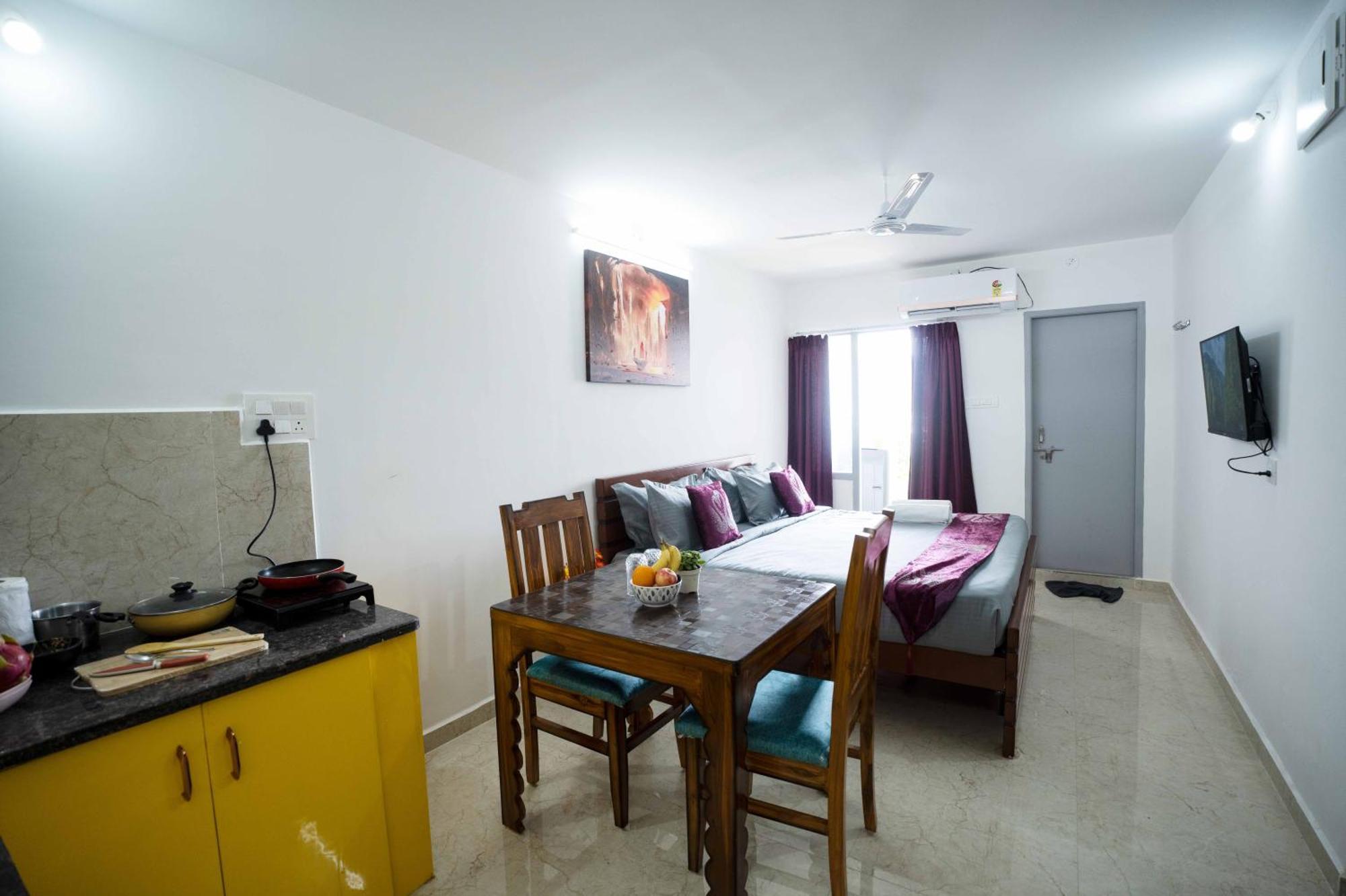 Yellow Bells Studios And Suites Gachibowli Екстер'єр фото