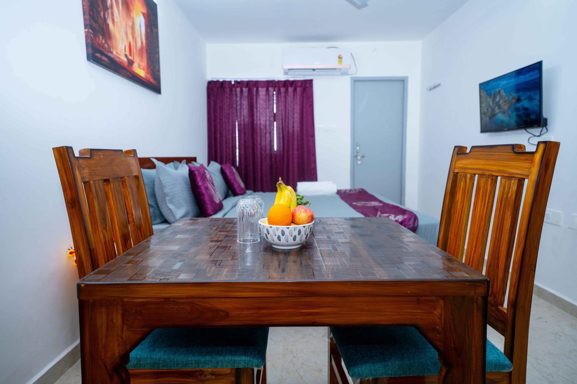 Yellow Bells Studios And Suites Gachibowli Екстер'єр фото