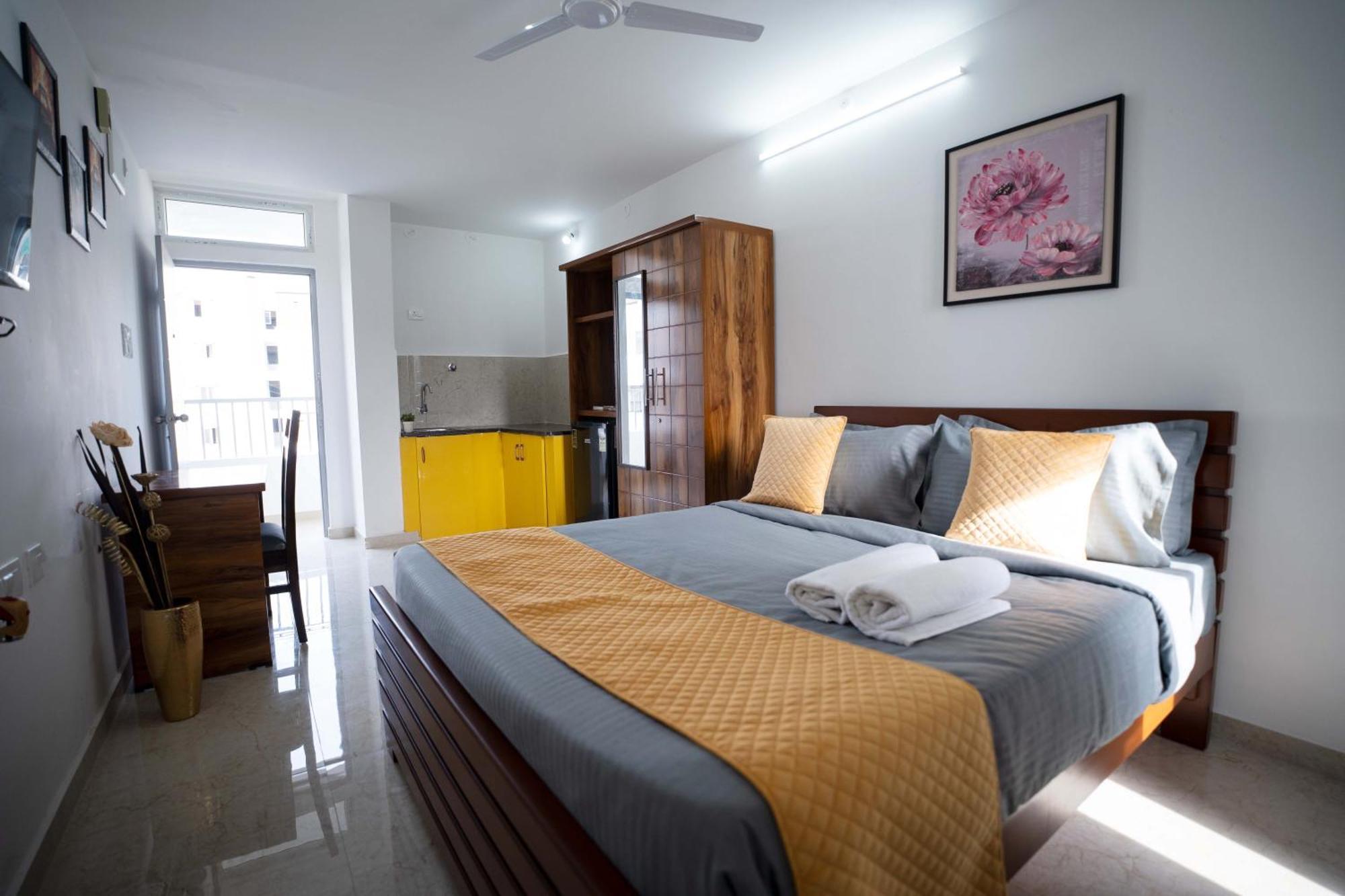 Yellow Bells Studios And Suites Gachibowli Екстер'єр фото